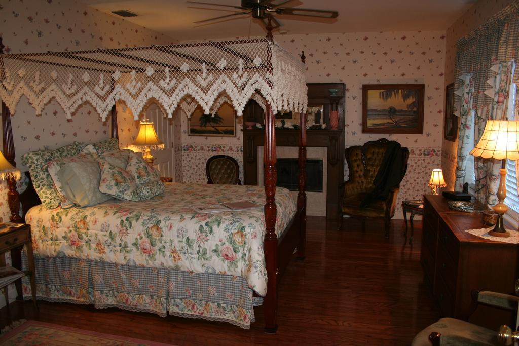 Heron Cay Lakeview Bed & Breakfast マウント・ドラ エクステリア 写真