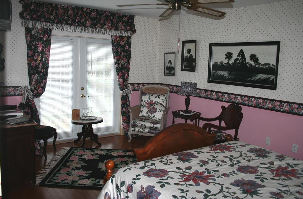 Heron Cay Lakeview Bed & Breakfast マウント・ドラ エクステリア 写真