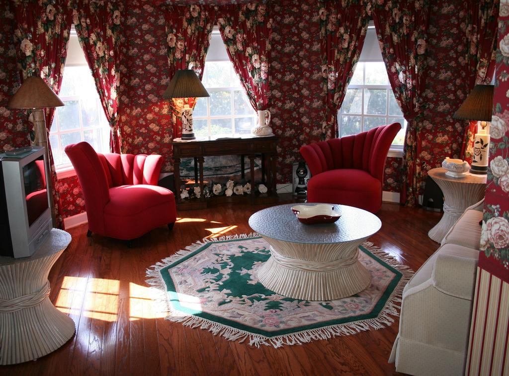 Heron Cay Lakeview Bed & Breakfast マウント・ドラ エクステリア 写真