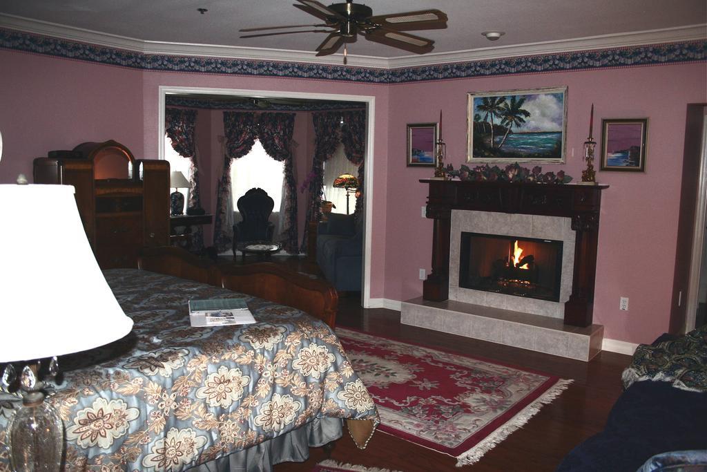 Heron Cay Lakeview Bed & Breakfast マウント・ドラ エクステリア 写真