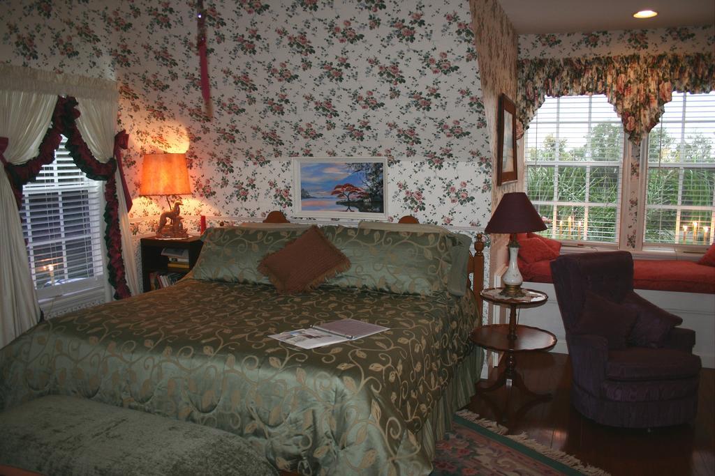 Heron Cay Lakeview Bed & Breakfast マウント・ドラ エクステリア 写真