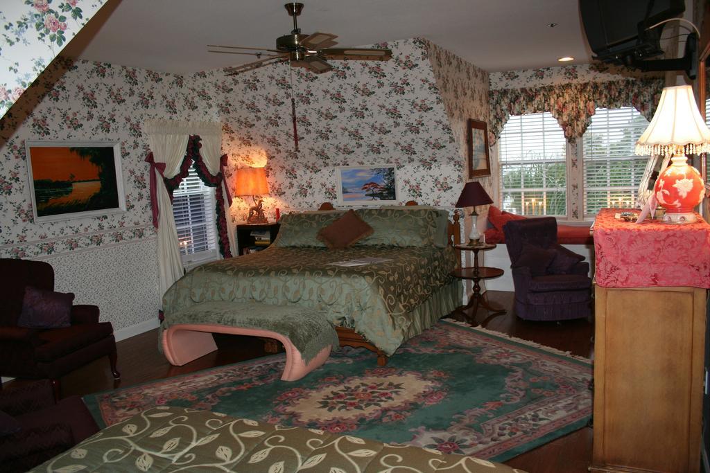 Heron Cay Lakeview Bed & Breakfast マウント・ドラ エクステリア 写真