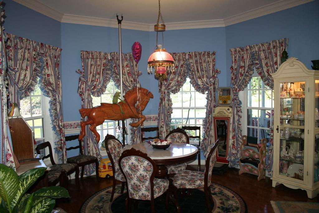 Heron Cay Lakeview Bed & Breakfast マウント・ドラ エクステリア 写真