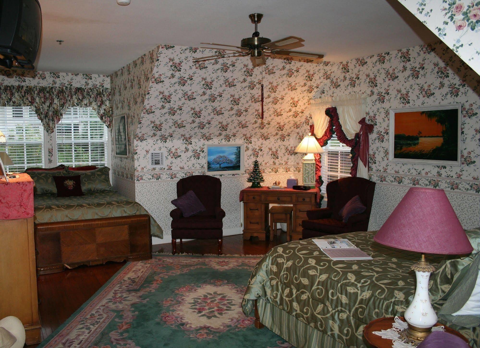 Heron Cay Lakeview Bed & Breakfast マウント・ドラ エクステリア 写真