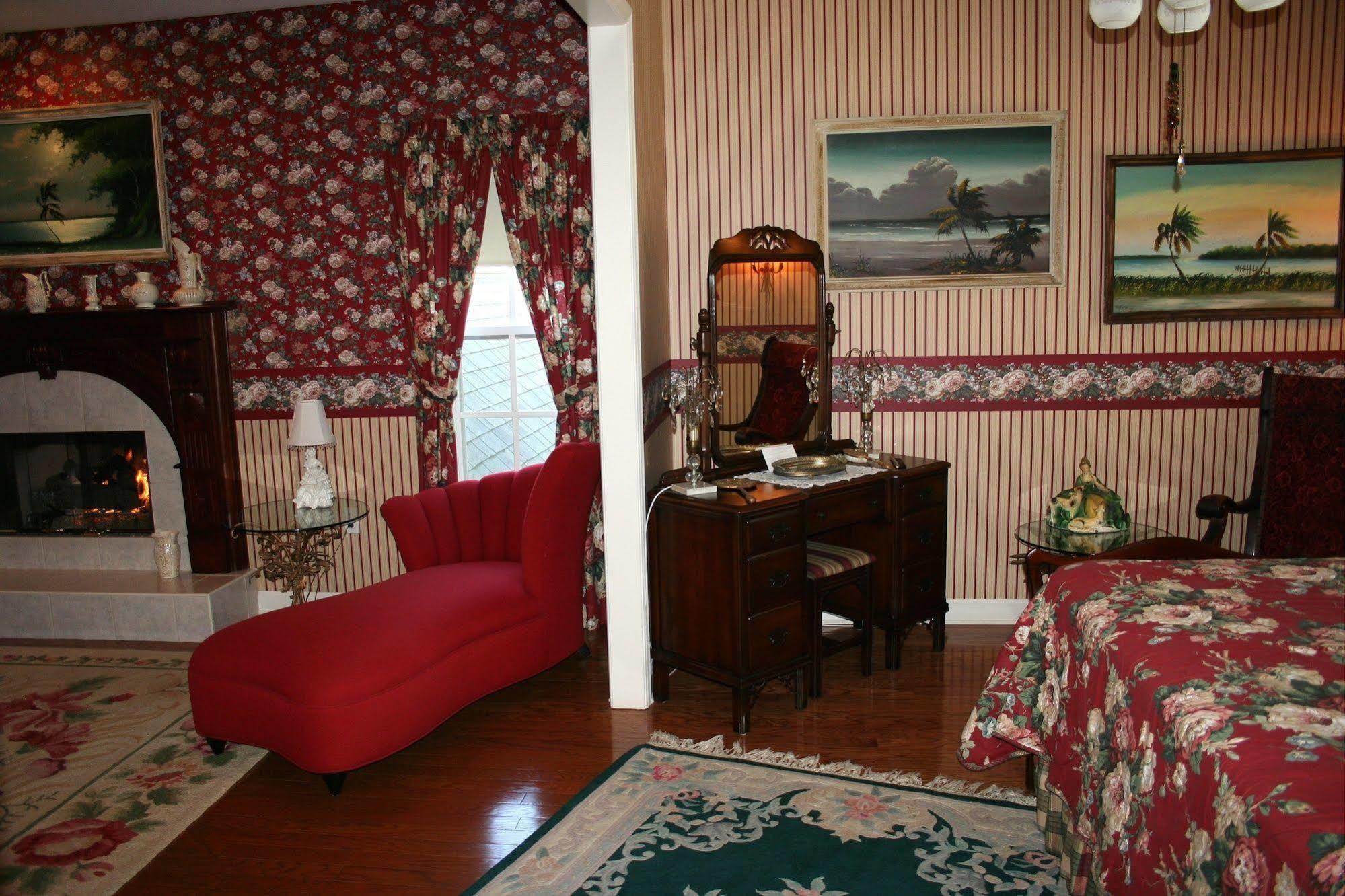 Heron Cay Lakeview Bed & Breakfast マウント・ドラ エクステリア 写真