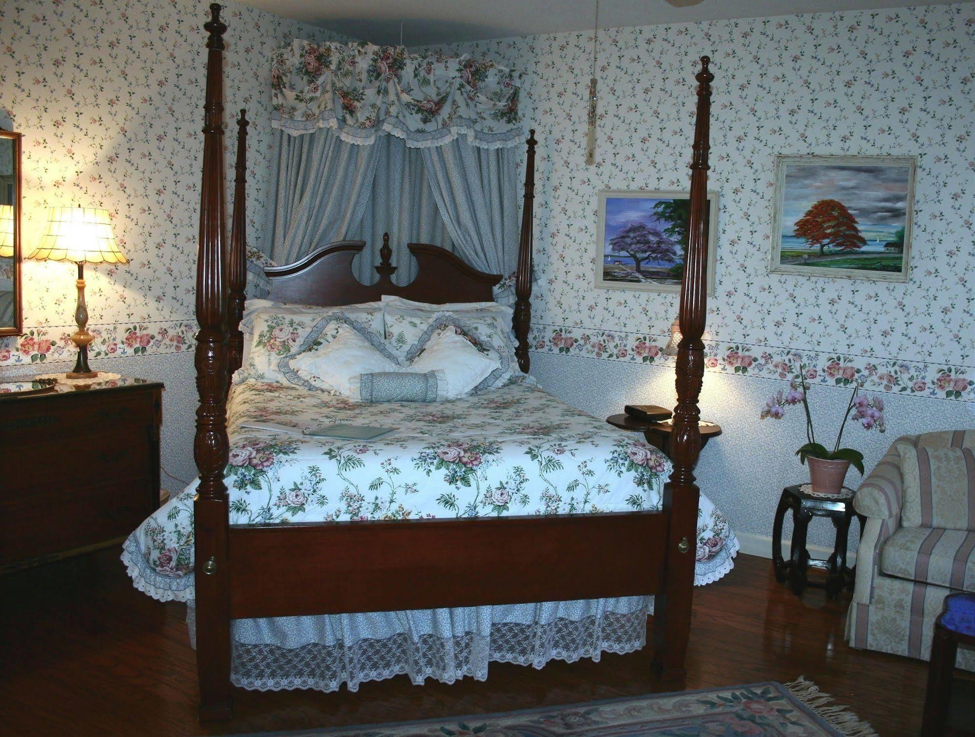 Heron Cay Lakeview Bed & Breakfast マウント・ドラ エクステリア 写真